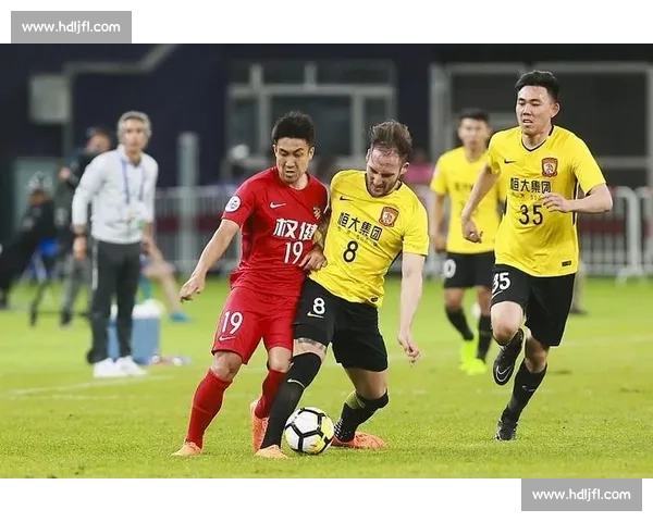 恒大对阵哈尔滨直播今晚打响焦点大战球迷热议双方首发阵容 恒大对阵哈尔滨直播今晚打响焦点大战球迷热议双方首发阵容